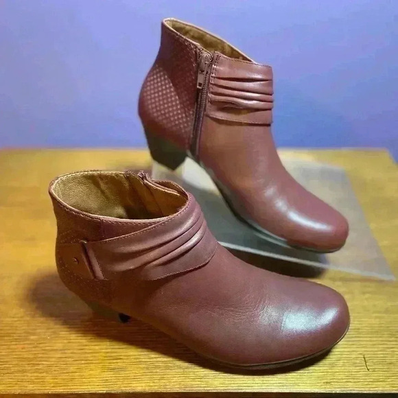 Rockport Women's Brynn Ruched Maroon/Brown Ankle Boot Size 7.5‎ - Picture 1 of 9